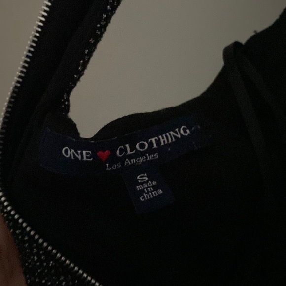 Black and silver sparkly halter neck dress! Slightly worn- too big on me - Picture 4 of 4